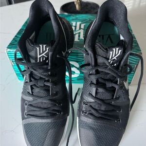 New Kyrie 3 Nike Black Athletic Shoes (Size 12)